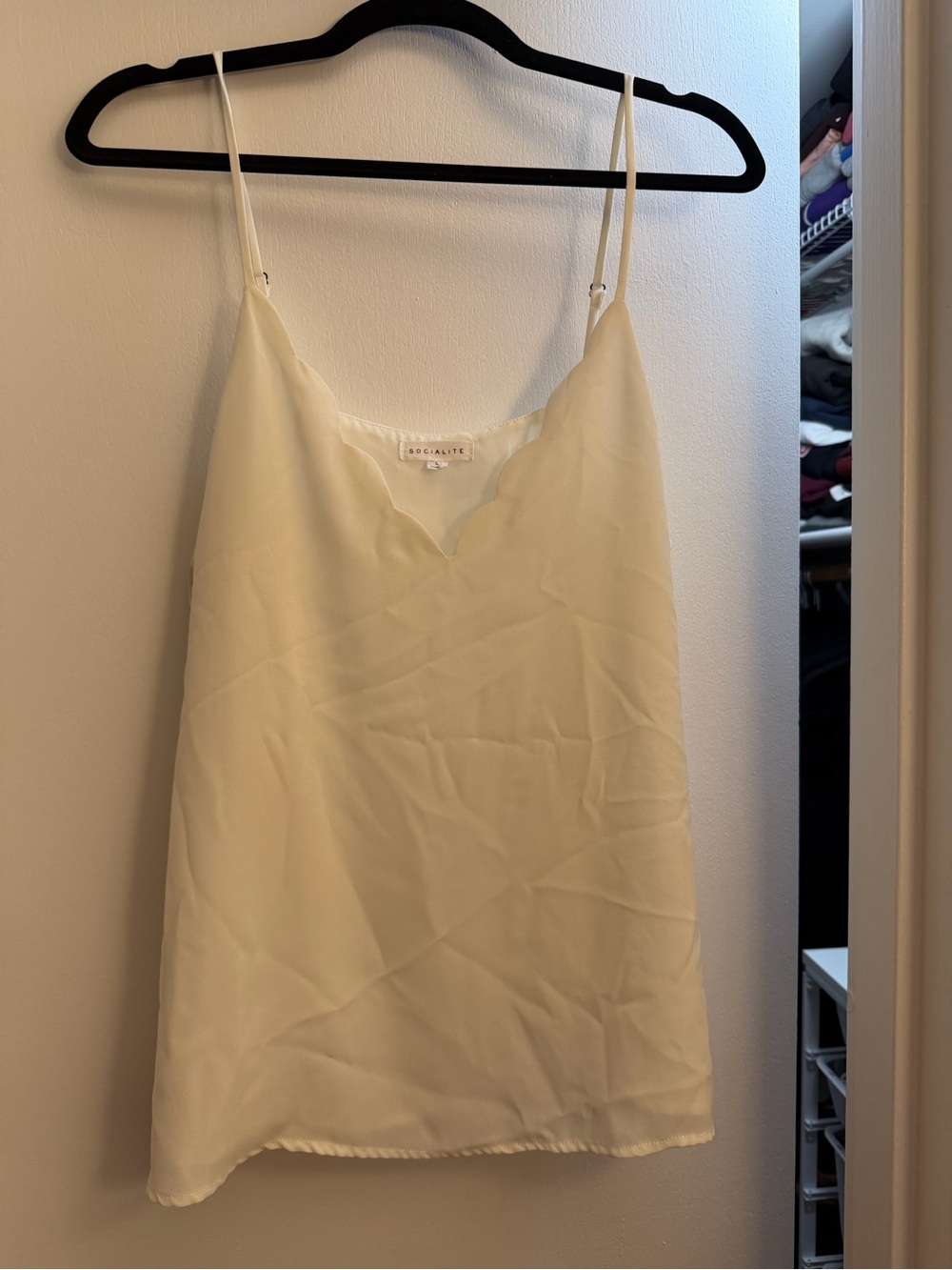 Socialite Ivory Scallop-Edge cami